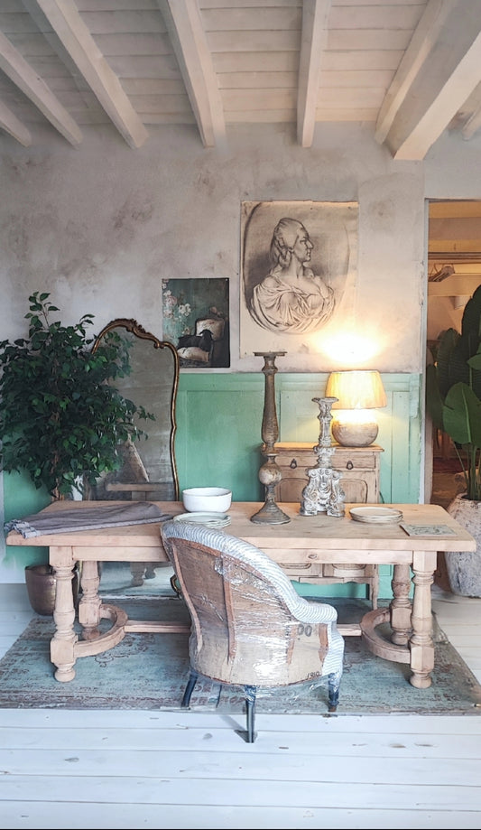 Mesa Frances ROMANTICA