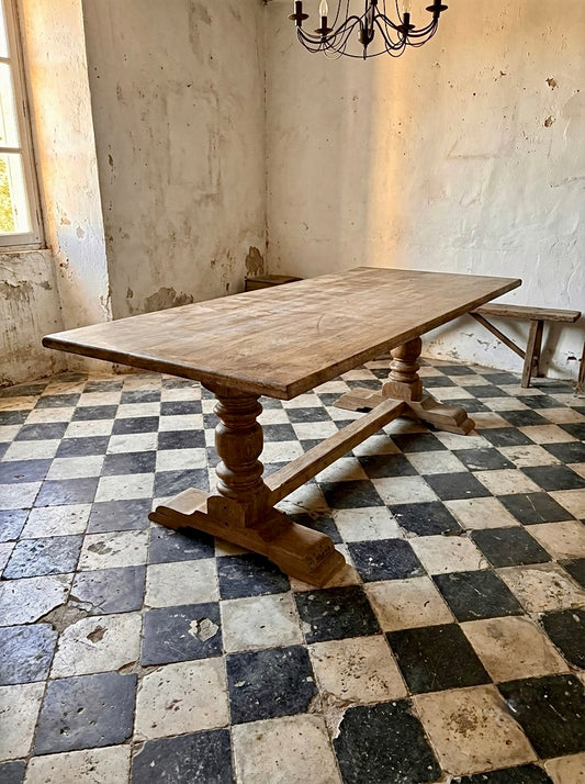 Mesa monasterio roble